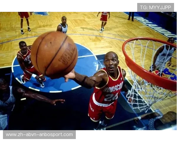 火箭队滑翔机绰号的由来及NBA表现